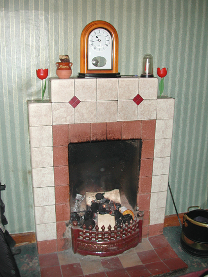 Maura Murray's fireplace A2.jpg 233.7K